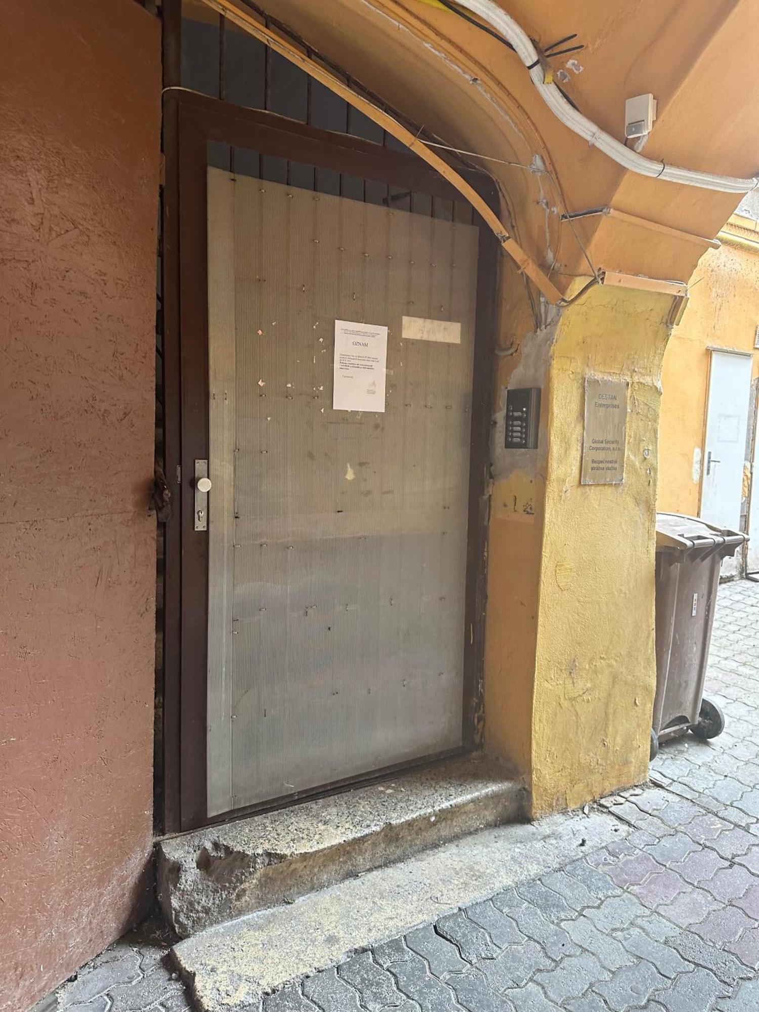 Xxx Bratislava Luaran gambar
